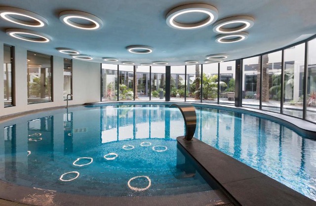 Luxury garden apartment 2BR in the best development of Cap d'Antibes-Juan les Pins