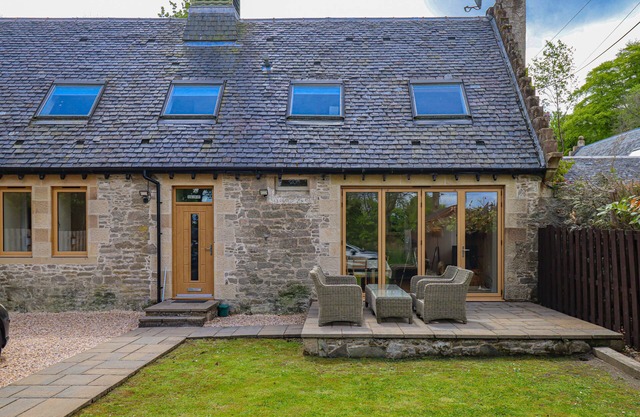 Luxury Cottage within Loch Lomond and Trossachs National Park