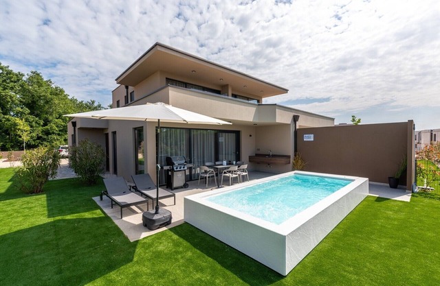 Luxury Ground-Floor Apartment with Private Pool and Terrace in Istria, Just 150 Meters from the Sea