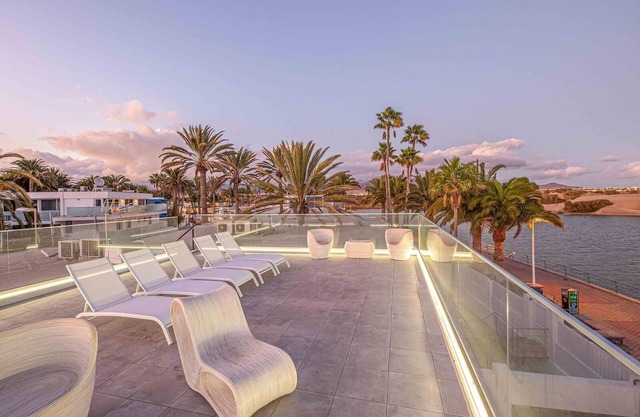 Luxury Holiday Home Near the Beach with Sea Vew,Terrace, A/C & WiFi