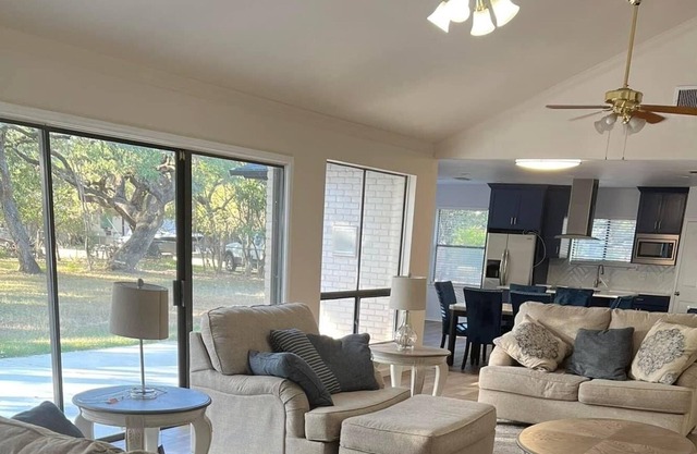 Luxury Home close to Canyon Lake & Guadalupe River