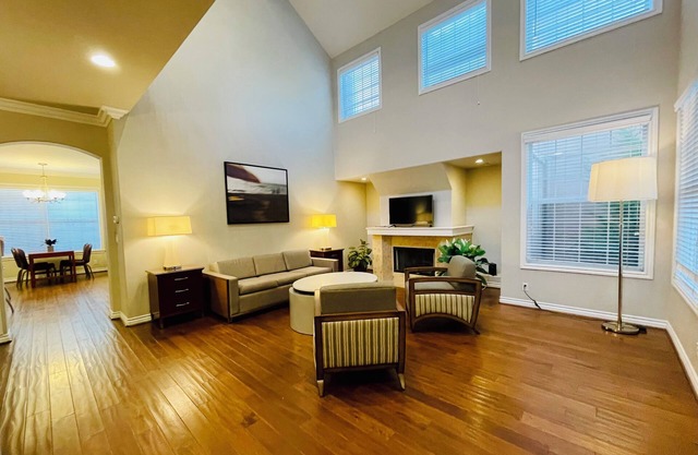 Luxury home in Newport Beach city Near UCI