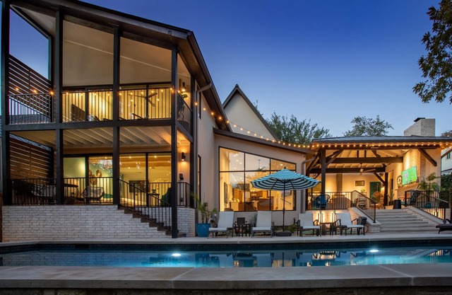 Luxury Home w/Pool & Outdoor Kitchen - 3 Miles Downtown