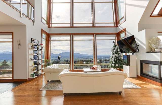 Luxury Home with a View on Eagle Mountain