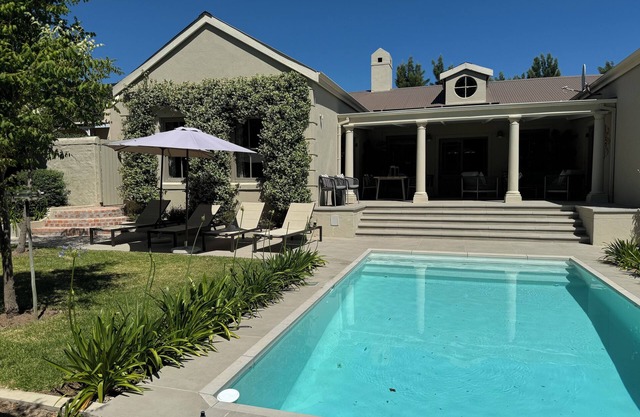 Luxury House + Pool situated amongst vine's & olive trees, exclusive domaine