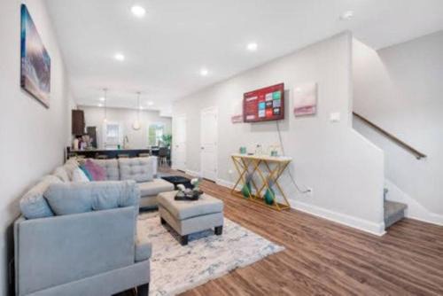 Luxury keyless free WiFi exit 11