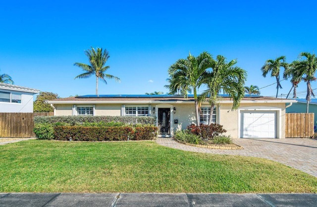 Luxury Lakefront Retreat with Heated Pool, Tiki Lounge, Dock, Gym & EV Charger