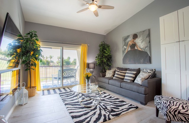 Luxury Lakefront Condo freshly renovated in Gated Community