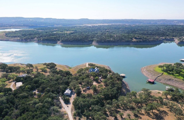 Luxury Lakefront Escape on Lake Travis