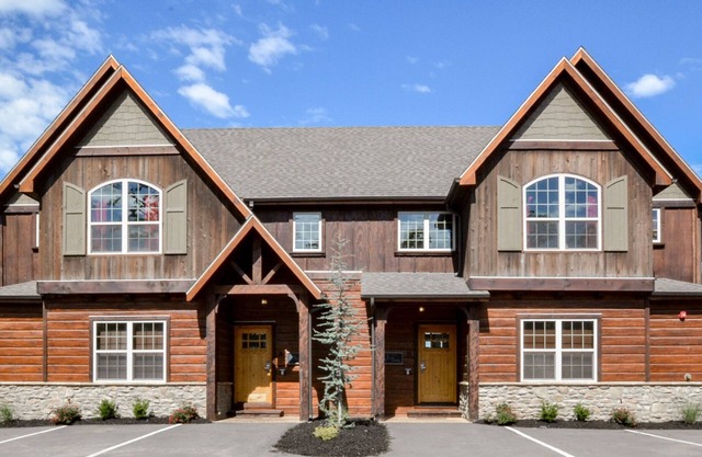 LUXURY Lakefront Villa SLEEPS 32! ~Free Amenities~HUGE Pool~Kayaks~Dock~2Mi SDC