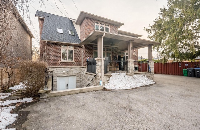 Luxury Lakeview Walkout Basement Apartment