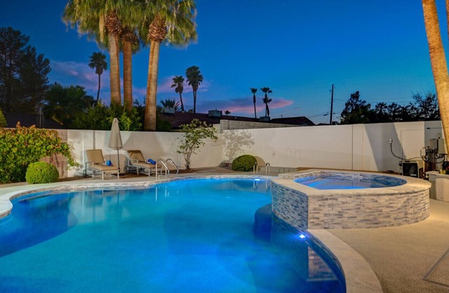 Luxury Living, Steam Sauna, Dry Sauna, Pool, Spa