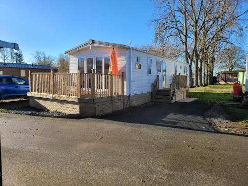 Luxury Lodge at billing aquadrome