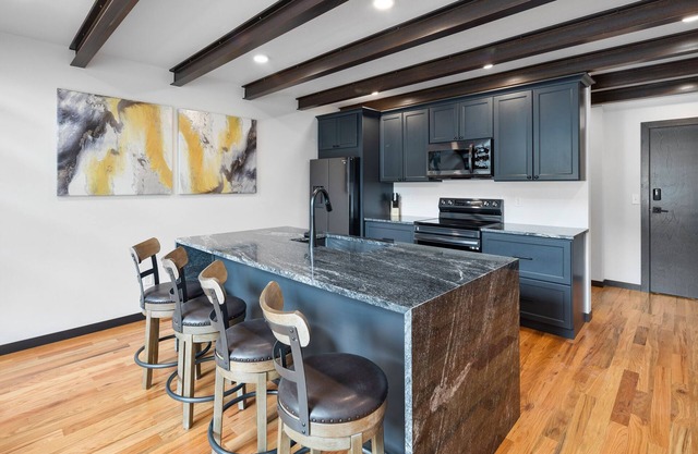 Luxury Loft 7 Downtown Main Street