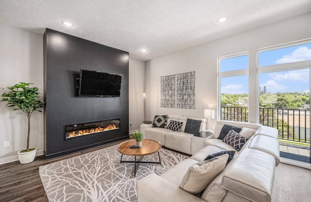 Luxury Midtown Townhome near UNMC