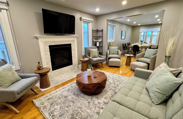 Luxury Modern Retreat: w/Sauna & Modern Amenities