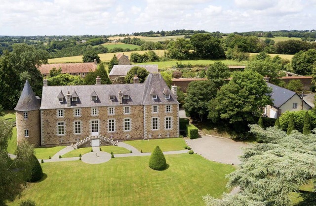 Luxury Normandy Chateau close to D Day beaches and Bayeux