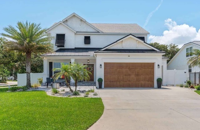Luxury Oasis Heated Pool, Game Rm, 3 Blks to Beach