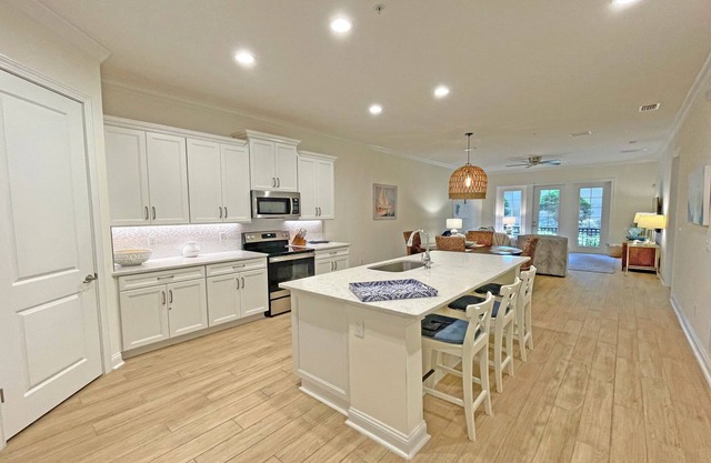 Luxury Oasis Stylish Beach Condo 2bed/2bath