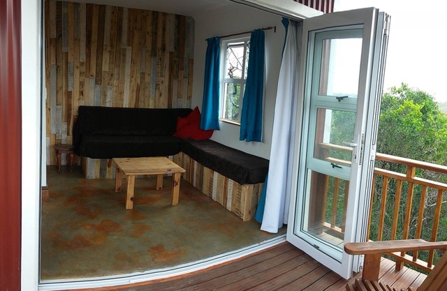 Luxury off-grid, Eco Farmstay, a stones throw from East London