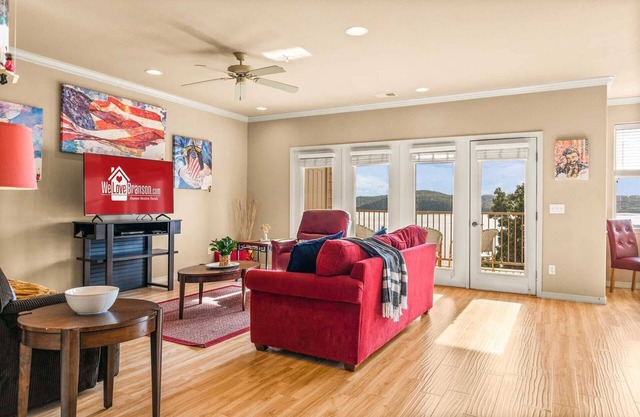 Luxury on Table Rock Lake! - Pet-Friendly, 2 Bedroom Suites, Marina, Pool-C6