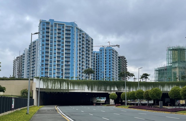 Luxury one bedroom condo just in front of Okada Manila Resort