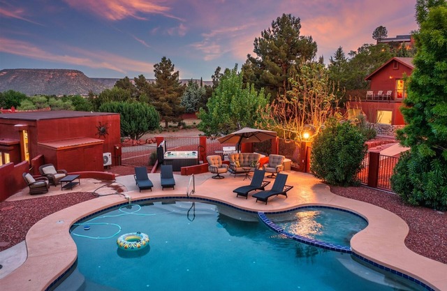 Luxury Peace & Tranquility Views Abound! Private Pool & Hot Tub in Sedona!