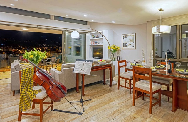 Luxury Penthouse, Historic City Center, Panoramic Views, - Power Backup -