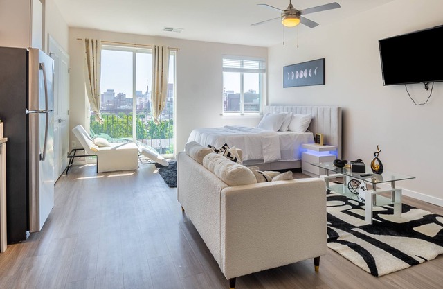 LUXURY PENTHOUSE STUDIO WITH CITY VIEW