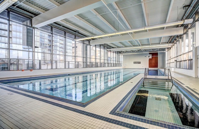 Luxury PENTHOUSE w BREATHTAKING CN TOWER VIEWS
