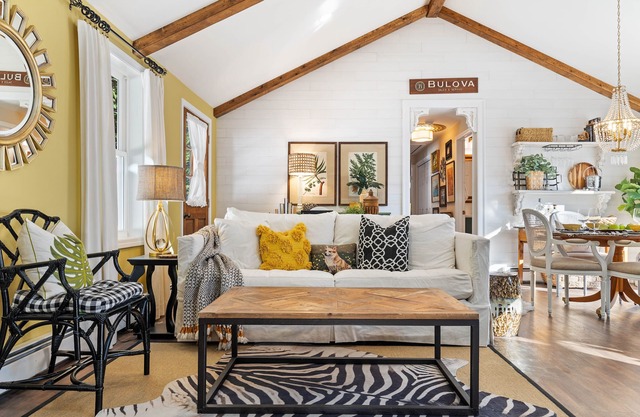 Luxury & Premier Location-THE CASHMERE COTTAGE! Near the Kate/Saybrook Point!n