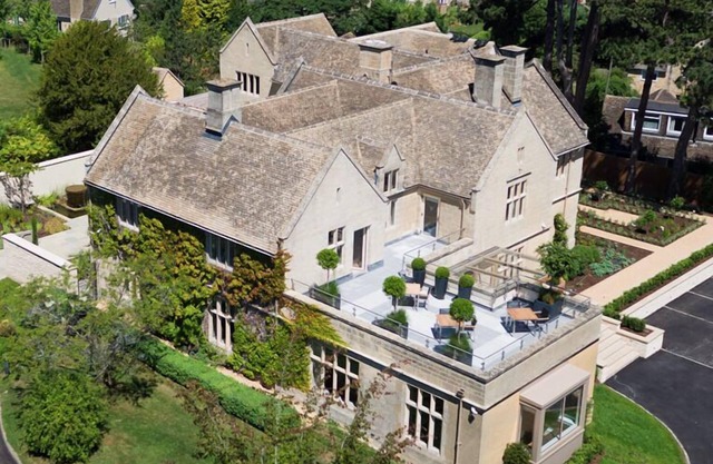 Luxury Private Hotel Home, Sleeping 24 Guests