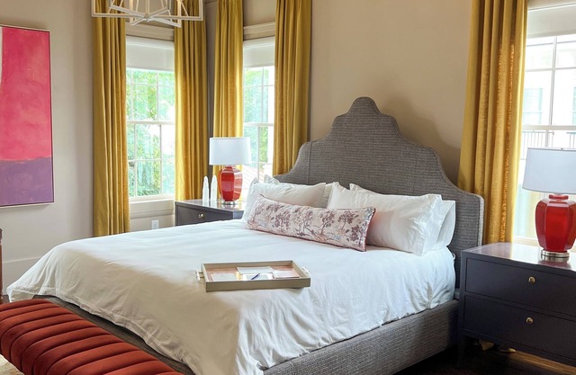 Luxury Private Suite in Boutique Historic Inn The Athenian- Downtown Location