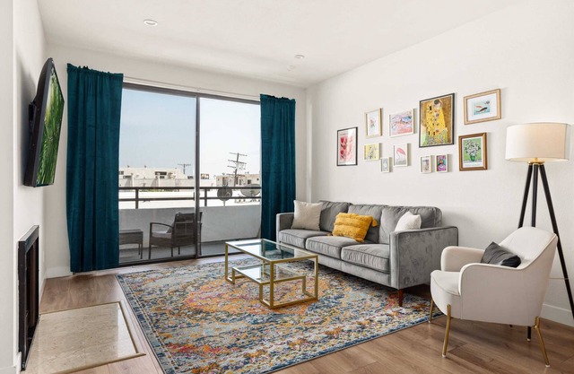 Luxury Redefined: 2BR Gem in Los Angeles
