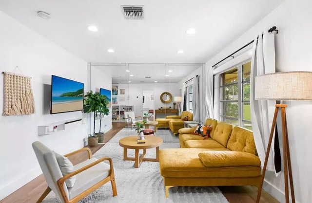 Luxury Retreat - Hollywood, FL