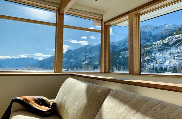 Luxury Retreat in the Pemberton Meadows Valley