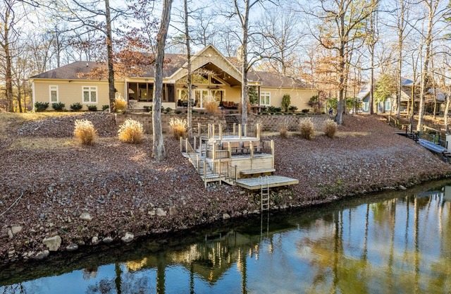 Luxury Retreat on Little Mo River, Fish From Private Docks, Kayaking, Serenity