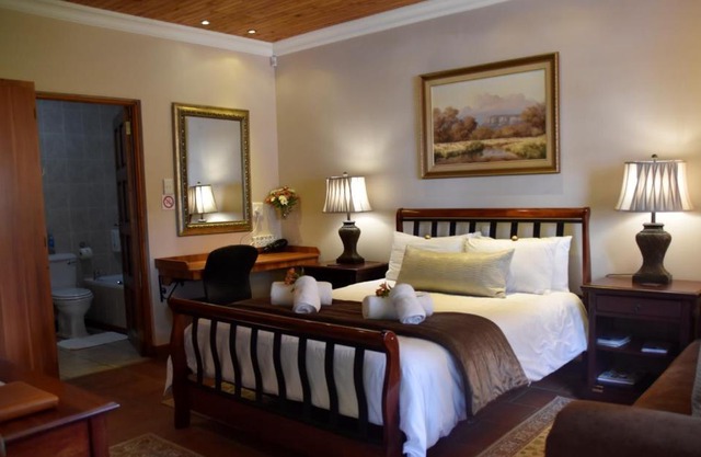 LUXURY ROOM @ 4 STAR GUEST HOUSE