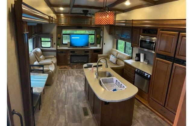 Luxury RV Resort - Pool - Lodge - Recreation - Community