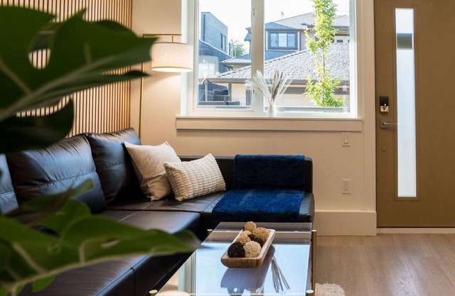 Luxury Scandinavian Suite| Cozy and Bright