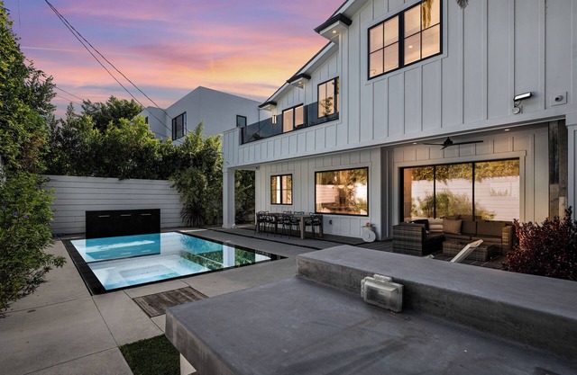 Luxury Sierra Villa - 6bdr+, pool/theatre room