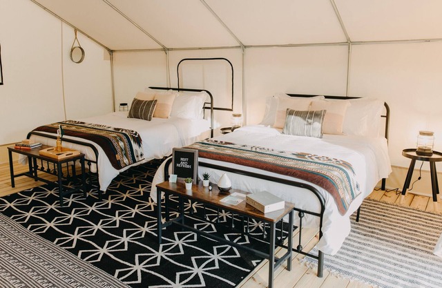 Luxury Spacious Glampsite with VIEWS of Cheaha State Park, Pet Friendly!