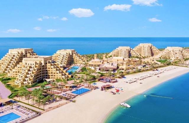 Luxury studio Al Marjan