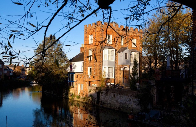 Luxury Studio on the River Thames at Folly Bridge in Central Oxford