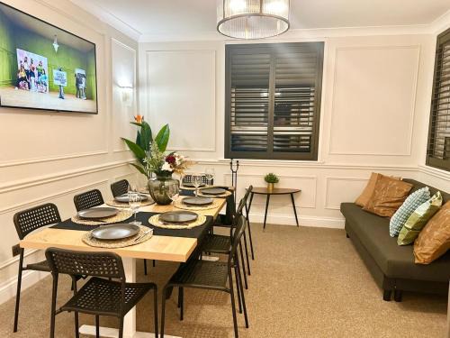 Luxury style&repair 4 bedroom house near Glasgow