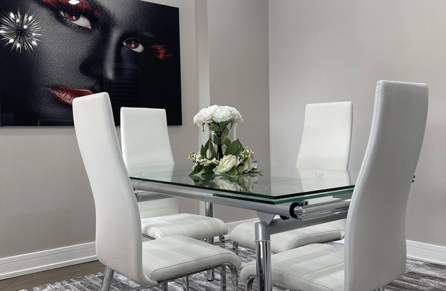 Luxury suite with 3 Bedrooms n10 min to downtown n5 min to university of Chicago