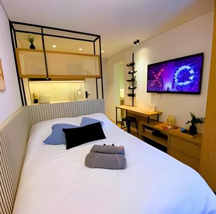 Luxury Suite with Balcony & Wine | Batel Premium