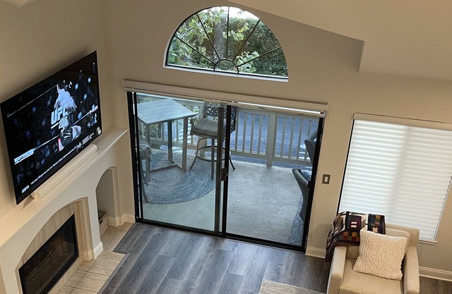 Luxury Townhome 20 minutes from San Francisco