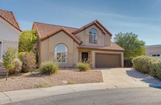 Luxury Updated 3-bedroom home with pool in Gilbert