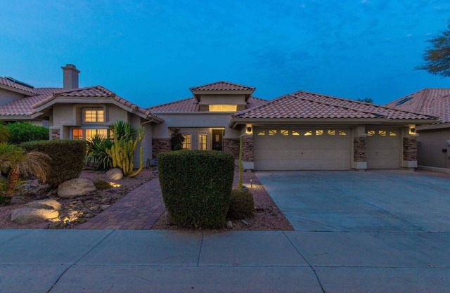 Luxury Vacation Home with Pool & Golf Course Views – Ahwatukee Foothills